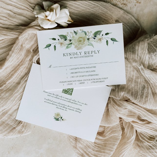 Megan Vit ros Greenery Meal Choice Bröllop OSA Kort (Elegant, meal choice RSVP card with QR Code embellished with white flowers and greenery)