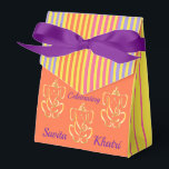 Mehndi Nattfavoritruta Presentaskar<br><div class="desc">Rutan personlig Mehndi Night favors redigerar du texten själv när du beställer. Kontakta mig med frågor om teckningen.</div>