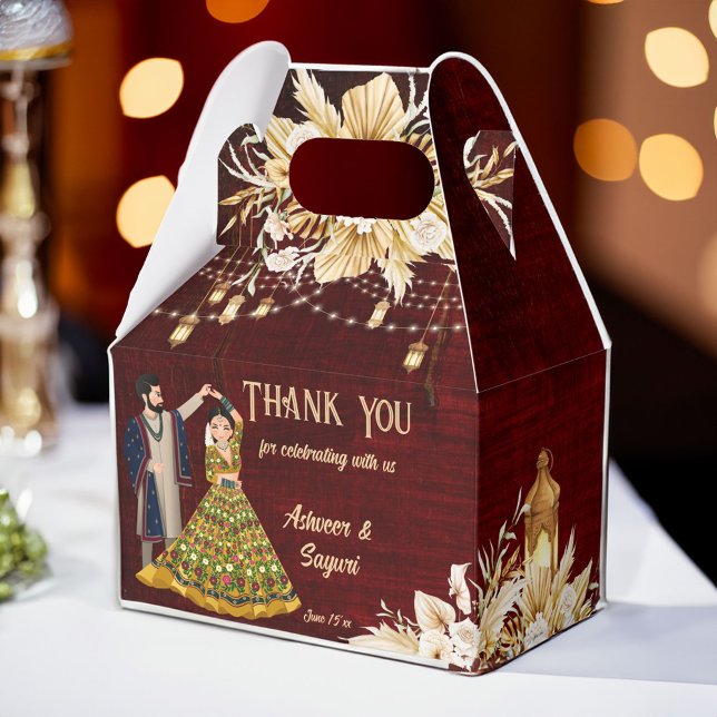 Mehndi Sangeet Indian bröllop dans par Presentaskar (Mehndi and Sangeet Indian wedding maroon and gold favor gift box cute cartoon dancing bridal couple)