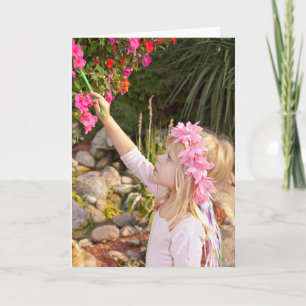 Mejeriflicka som målar en blomma kort