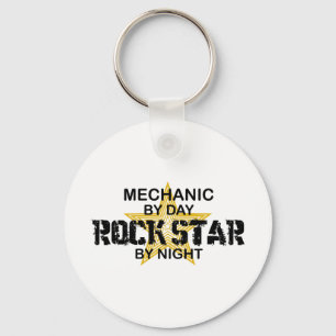 Mekanikerrockstjärna vid natt nyckelring