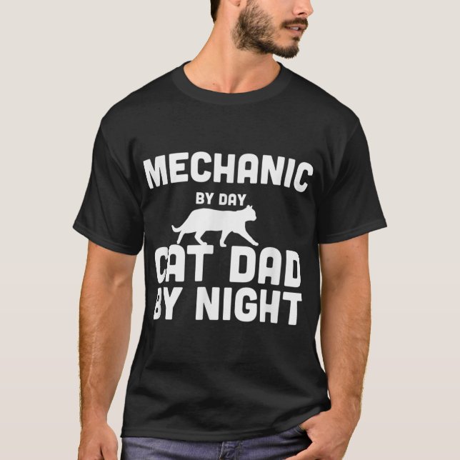 Mekanisk per dag katt Pappa vid natten T Shirt (Framsida)