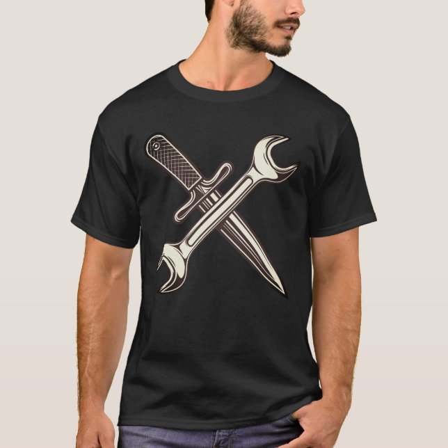 Mekanisk skiftnyckel med dagger knivar t shirt (Framsida)