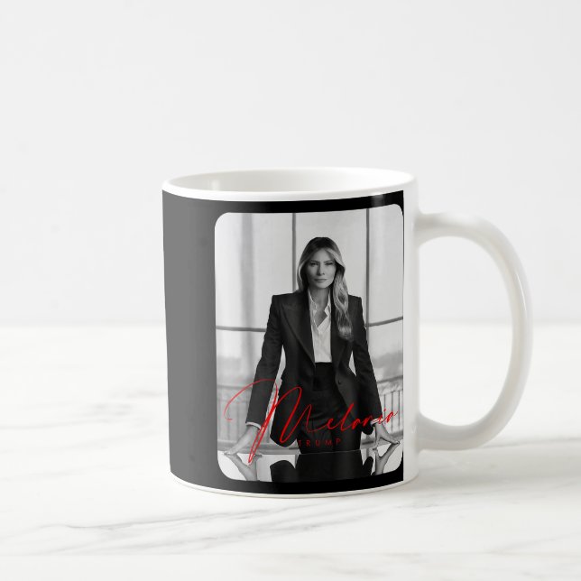Melania Trump 2025 Första Dam-installationfoto Kaffemugg (Höger)
