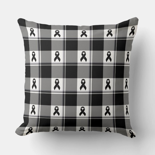 Melanoma Skin Cancer Awareness Plaid Black Ribbon Kudde (Framsida)