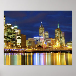 Melbourne, Australien. En natt-vy av de 2 Poster