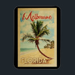 Melbourne Handflatan Träd Vintage resor Magnet<br><div class="desc">En unik retro från mitten av århundradet,  modern Melbourne Florida-konst i vintage resor poster stil. Den har en böjd handflatan träd på sandstranden med hav under ett blått grumligt himlar.</div>