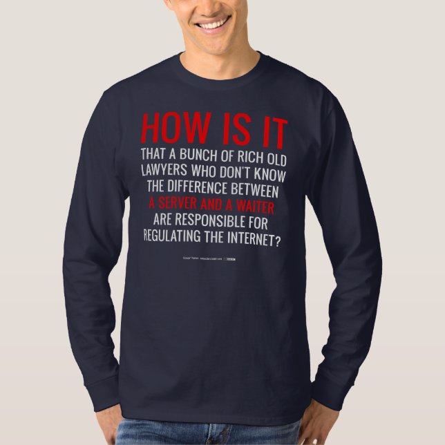 Mellan en server och en servitör tee shirt (Framsida)