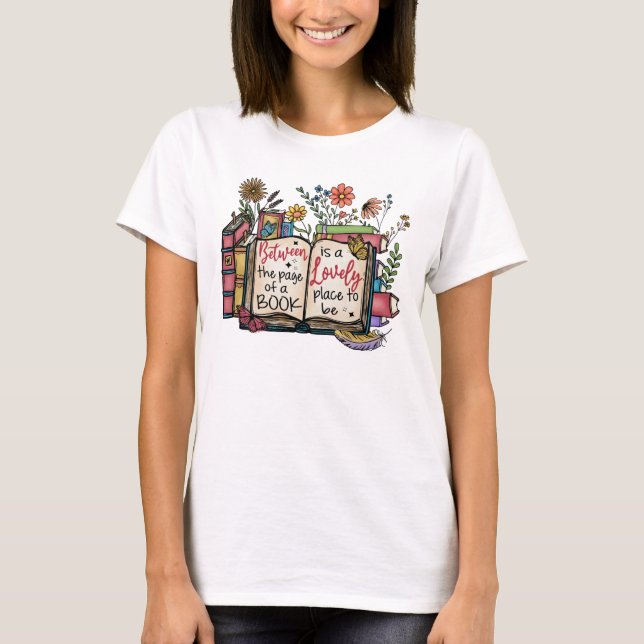 Mellan sidorna i en bok t shirt (Framsida)