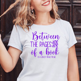 Mellan sidorna på en Bok-tröja T Shirt