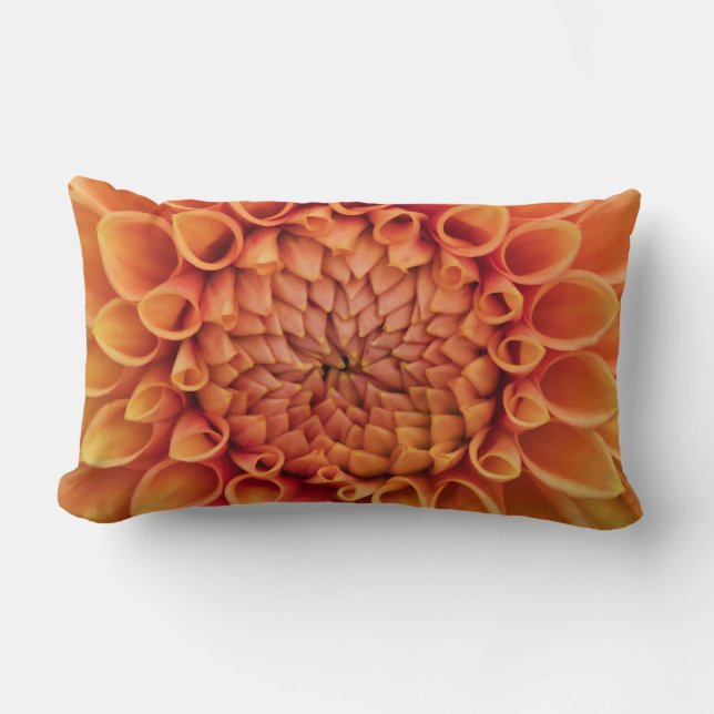 Mellanorange dahliablomma lumbarkudde (Framsida)