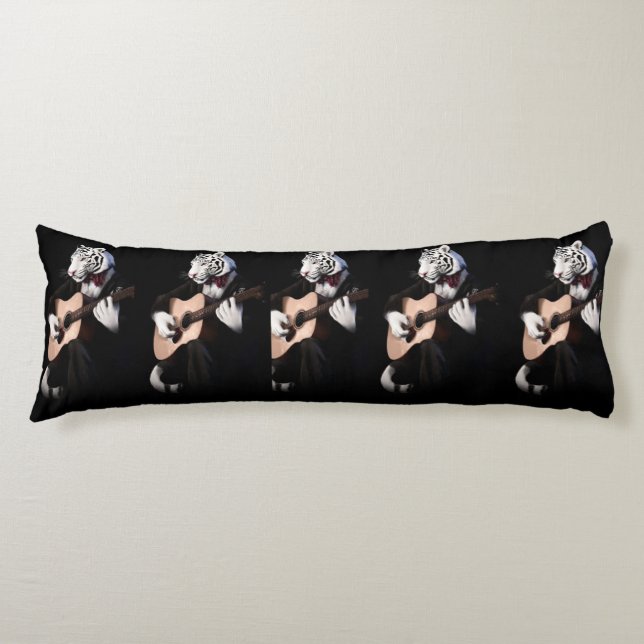 Melodic Tiger – mysig kroppskudde design (Framsidan)