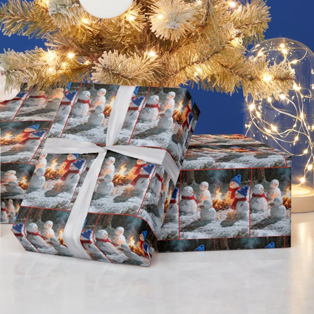 Melting Snowmen Sitting Around a Campfire Presentpapper (Helgdagar)