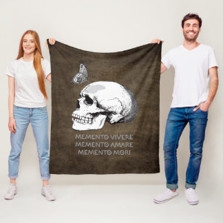 MEMENTO VIVERE • MEMENTO AMARE • MEMENTO MORI FLEECEFILT