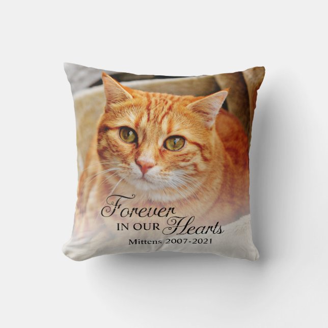 Memorial Cat Photo Forever i våra hjärtan Kudde (Framsida)