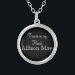 Memorial Charm för Bröllop Bouquet i Black Silverpläterat Halsband<br><div class="desc">Bröllop Memorial Bouquet Charms. Kom ihåg dem som inte kan vara med dig på din speciella dag med en minnescharm för möhippa. En underbar känslosam för bruden att bära i sin bukett. Den här charmen har en svart bakgrund med frasen "Forever in my Heart" och en ställe nedanför för för...</div>
