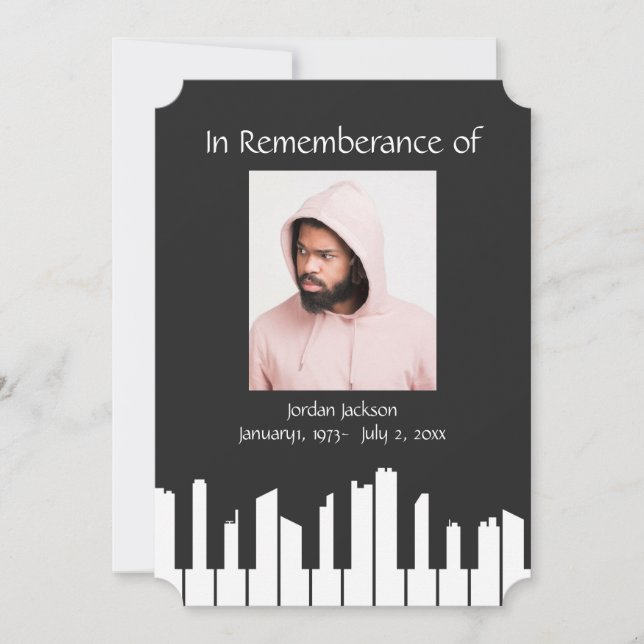 Memorial Service Piano Musician Cityscape Invati Inbjudningar (Framsida)