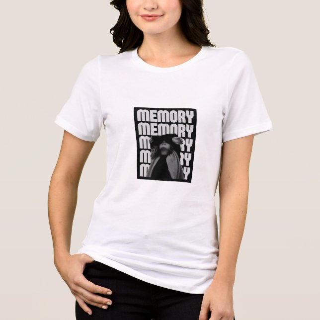 Memory Minimal Black and White Typography T-Shirt  (Framsida)