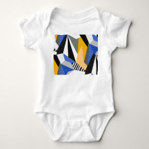 Memphis Stil: Kreativ Geometric Collage. T Shirt