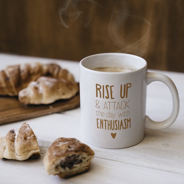 Men först, kaffe – Djärv Brun Typografi Mugg (Skapare uppladdad)