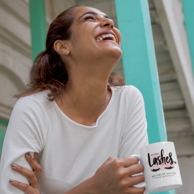 Men först ögonfransar | Ögonfrans tekniker monogra Kaffemugg (Skapare uppladdad)