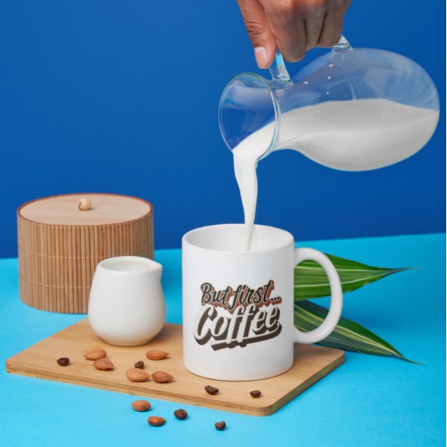 Men första kaffet från Funny kaffe gav citat Kaffemugg (Skapare uppladdad)
