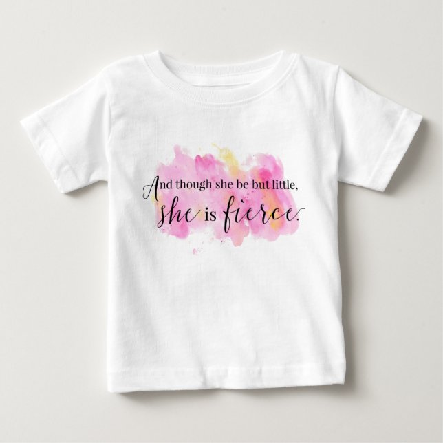 Men hon är bara liten.. t shirt (Framsida)