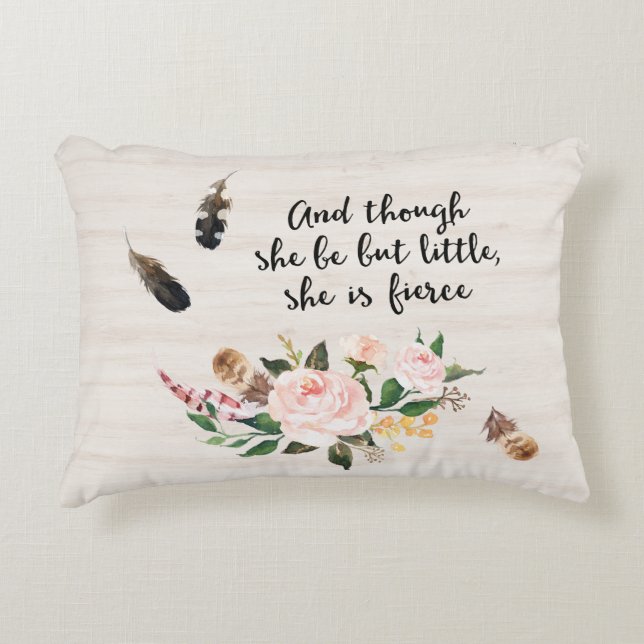 Men hon är inte så liten.. prydnadskudde (Framsidan)