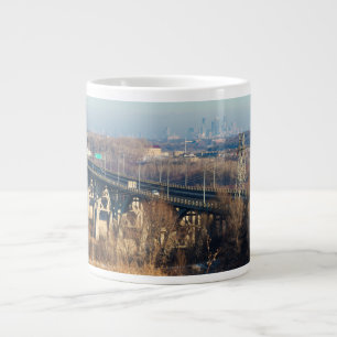 Mendota Bridge spänner över Minnesota River Valley Jumbo Mugg