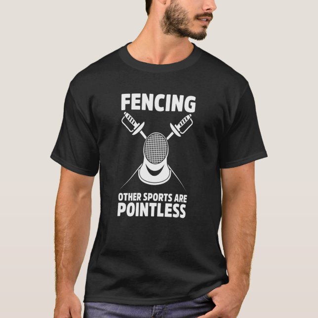 meningslös Fencer en Garde Saber Epee Sword T Shirt (Framsida)