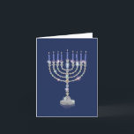 Menorah Bling-Blue Candles - Chanukah Note Card Helgkort<br><div class="desc">Om detta objekt * INSIDE HÄLSNING SAYS - Lycklig Chanukah * STORLEKT - Vissa stilar är tillgängliga tomt eller med hälsning inuti. Passar väl in i en elegant, stabil, papper e-postkuvert på 5 x 7 tum med spetsig klinga. * Perfekt, humoristiskt skrivverk för Chanukah önskemål; fraktaser med kuvert. Kortets försättsblad...</div>