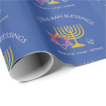 Menorah Dreidel | BARUCH ATAH ADONAI | Hanukkah Presentpapper<br><div class="desc">Snyggt, elegant CHANUKAH BLESSINGS Wrapping Papper. Design visar en MENORAH-färgad i guld med flerfärgad STAR AV DAVID och silver grått DREIDEL. I toppen finns en böjd text som säger att CHANUKAH BLESSINGS och under texten står BARUCH ATAH, ADONAI (välsignade är du, O Gud). Bakgrunden till färg är israelblått. Matchande objekt...</div>