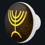 Menorah Flame Knopp<br><div class="desc">En brunfärgad och guld digital rendering av den judiska sjugrenade menorah (hebreiska: מְ נ וֹ רָ ה ‎). Den sjukanta menorah som används i den portabla fristad som Moses upprättade i vildmarken och senare i Temple i Jerusalem har varit en symbol för judendomen sedan urminnes tider och är symbolen för...</div>