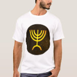 Menorah Flame Tee Shirt<br><div class="desc">En digital återgivning av den judiska sjukanta menorah (Hebreiska: מְ נ וֹ רָ ה ‎). Den sjukanta menorah som används i den portabla fristad som Moses upprättade i vildmarken och senare i Temple i Jerusalem har varit en symbol för judendomen sedan urminnes tider och är symbolen för den moderna israeliska...</div>