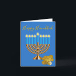Menorah Hanukkah Helgkort<br><div class="desc">Elegant Hanukkah-hälsningskort i blått,  med grafik av en upplyst guld Menorah med blå ljus och en stapel av gelt mynt. Anpassa hälsning för att läsa vad du vill.</div>