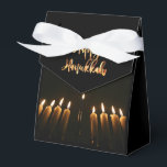 Menorah och Faux Guld skript Lycklig Hanukkah Presentaskar<br><div class="desc">Menorah och Faux Guld Script Lycklig Hanukkah-partiets favoritruta</div>