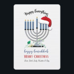 Menorah och Santa Hatt Julkort Inbjudningar<br><div class="desc">Ett julkort för Hanukkah som visar en menorah och Santas hatt. Perfekt för "högtidsstämning". (Designad av Rawpixel.com). (Designad av Freepik). (Designad av Freepik). Kortet är lätt att anpassa med din egen text, typsnitt och typsnittsfärg.Inte exakt vad du söker? Alla våra produkter kan specialdesignas för att passa dina behov utan extra...</div>