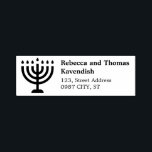 Menorah returadress-självinkande frimärke självfärgande stämpel<br><div class="desc">Returadress frimärke med en menorah. Underbar för Hanukkah hälsning.</div>
