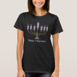 Menorah T-Shirt<br><div class="desc">"Lycklig Chanukah" med en menorah med blå ljus.</div>