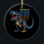 Menorasaurus Rex Trex Dinosaur Hanukah Menorah Je Julgransprydnad Keramik<br><div class="desc">Roligt söt dino som kärlek och dinosaurier! Gör en underbar garanti för alla som kärlek dinosaurier, t rex, stegosaurus, triceratops, brontosaurus, tyrannosaurus rex! Vilken underbar garanti för flickor som kärlek dinosaurier har! Dinosaur Dino T, Dinosaur älskare. Hanukkah är en judisk festival som hedrar minnet av det andra templet Det kallas...</div>