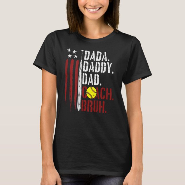 Mens American Flag Softball Coach Dad Daddy Father T Shirt (Framsida)