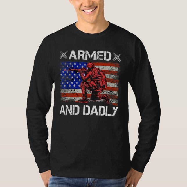 Mens Armed And Dadly  Deadly Father s Day USA Flag T Shirt (Framsida)
