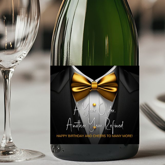 Mens Black Gold Smoking Födelsedag Champagne Etike (Tuxedo champagne labels. You can change the text, upload your logo, photo, etc., to personalize.)