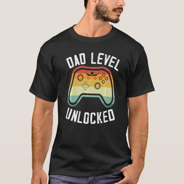 Mens Dad Level Unlocked Pregnancy Announcement New T Shirt (Framsida)