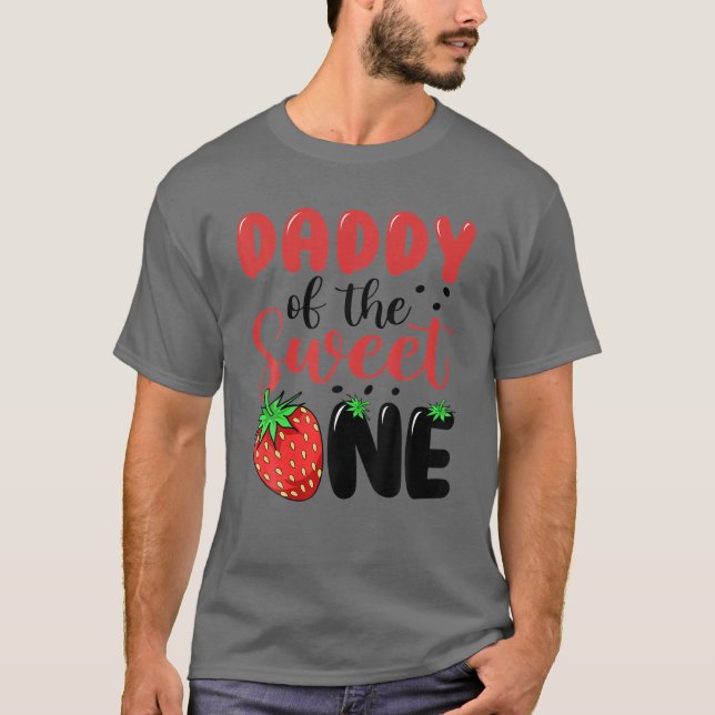 Mens Daddy Of The Sweet One Strawberry 1St First B T Shirt (Framsida)