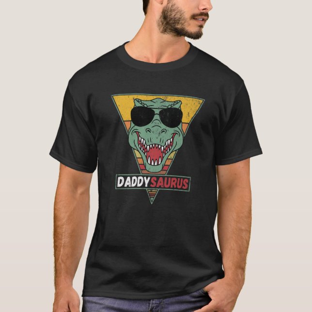 Mens Daddysaurus T Rex Dinosaur Funny Daddysaurus Shirt (Framsida)