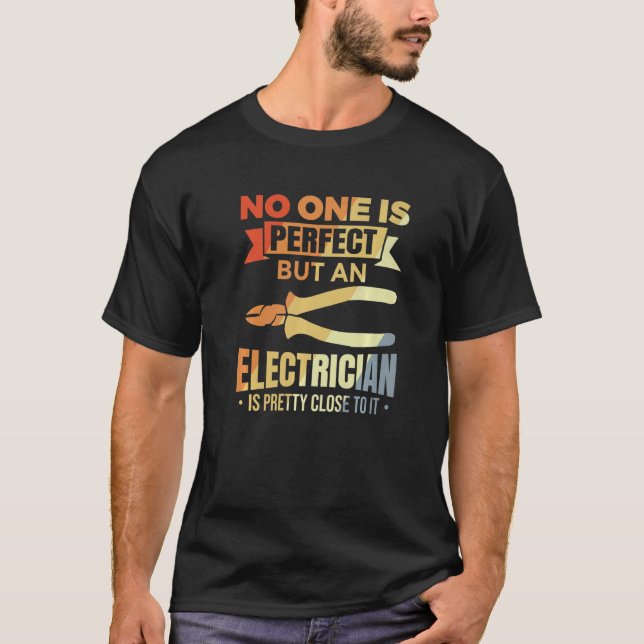 Mens  Electronics Technician Joke for Electricians T Shirt (Framsida)
