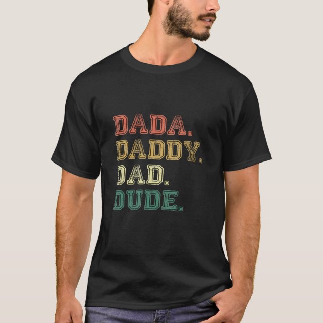 Mens Evolution of Fatherhood Celebrating Dada Dadd T Shirt (Framsida)