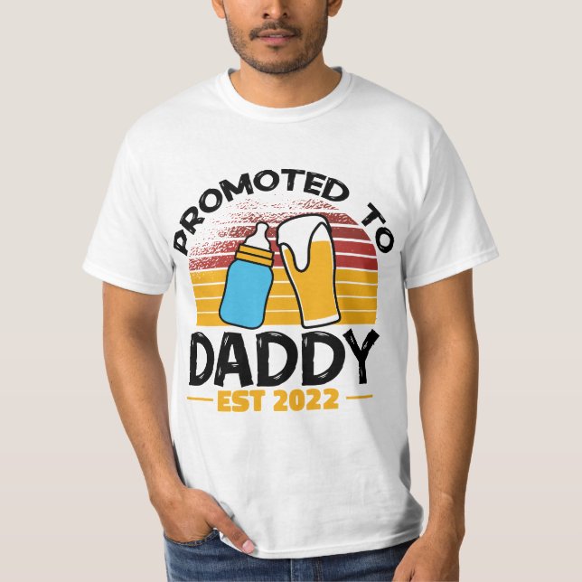 Mens First Time Dad Promoted to Daddy 2022  T Shirt (Framsida)