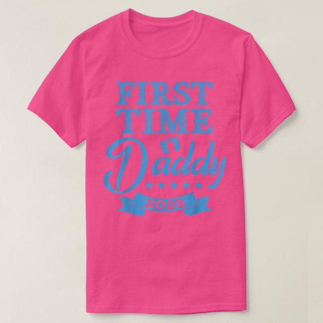 Mens First Time Daddy 2023 Pregnancy Announcement  T Shirt (Design framsida)